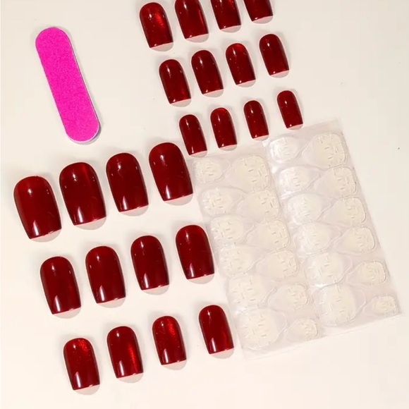 NWOT~ Full cover press on nails, set of 24 count - Picture 2 of 7